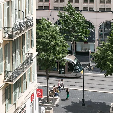 فندق فلورونس نيس